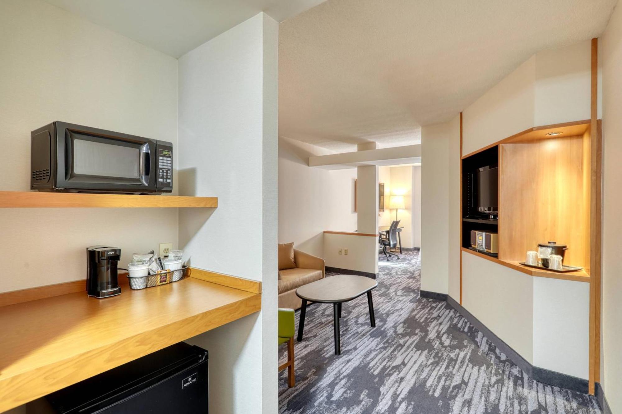 Fairfield Inn & Suites Woodbridge Avenel Kültér fotó